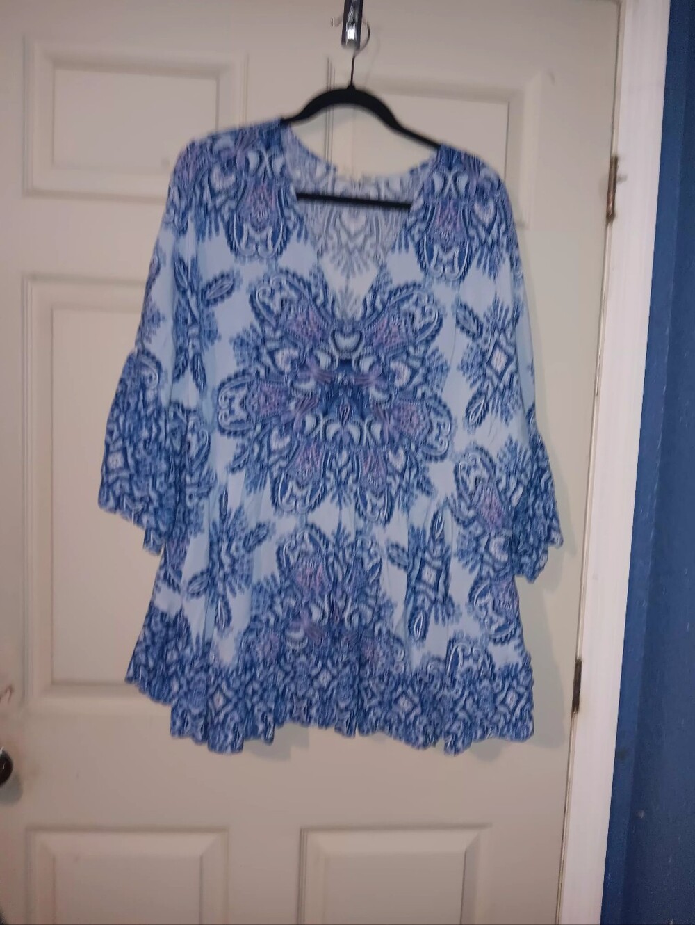 Ancology Womens Plus Blue And White Print Tunic Flutter Sleeves Sz 26/28
